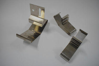 dos componentes pequenos do metal de 0.3mm - de 5mm carimbo de aço inoxidável com braçadeira da mola