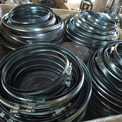 Grampos de banda Turbo V ajustáveis Conexão de tubos de flange Grampos de tubos largos Espessura de 1,0 mm